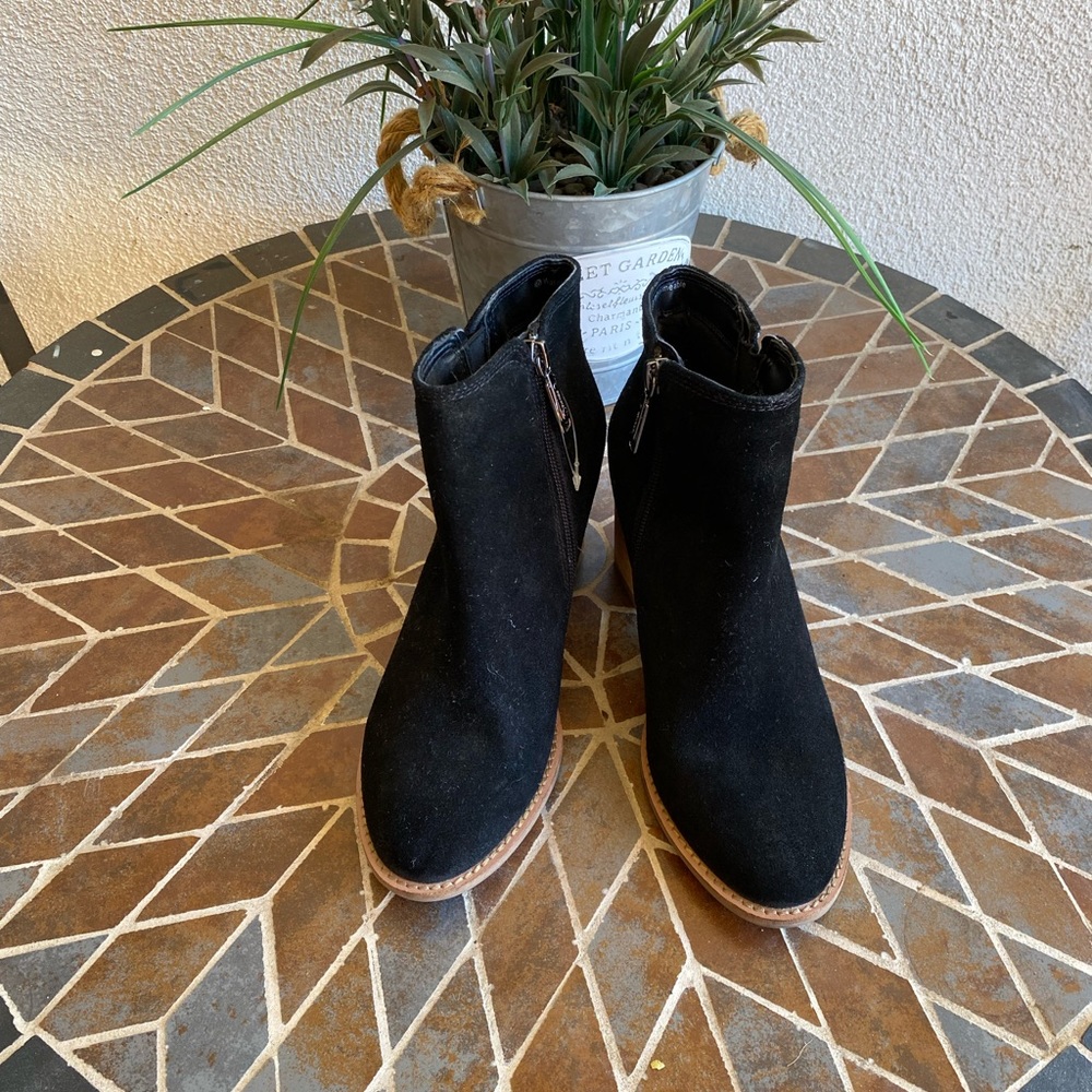 New Without Tags Blondo Booties Black Suede 6.5